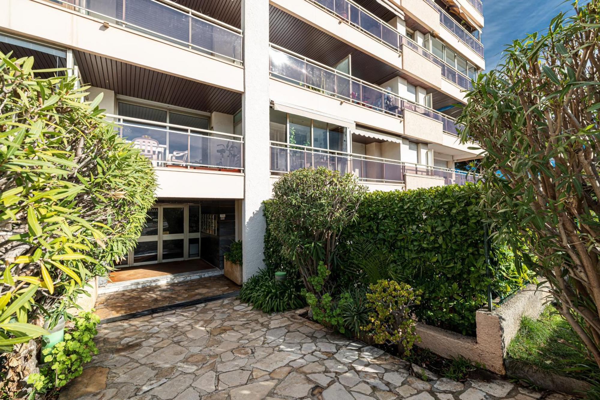 Le Globe Trotteur Apartment Saint-Laurent-du-Var Exterior photo